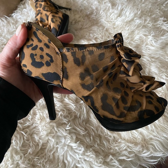 NWOT beautiful peep toe bootie. Never worn - Picture 2 of 5